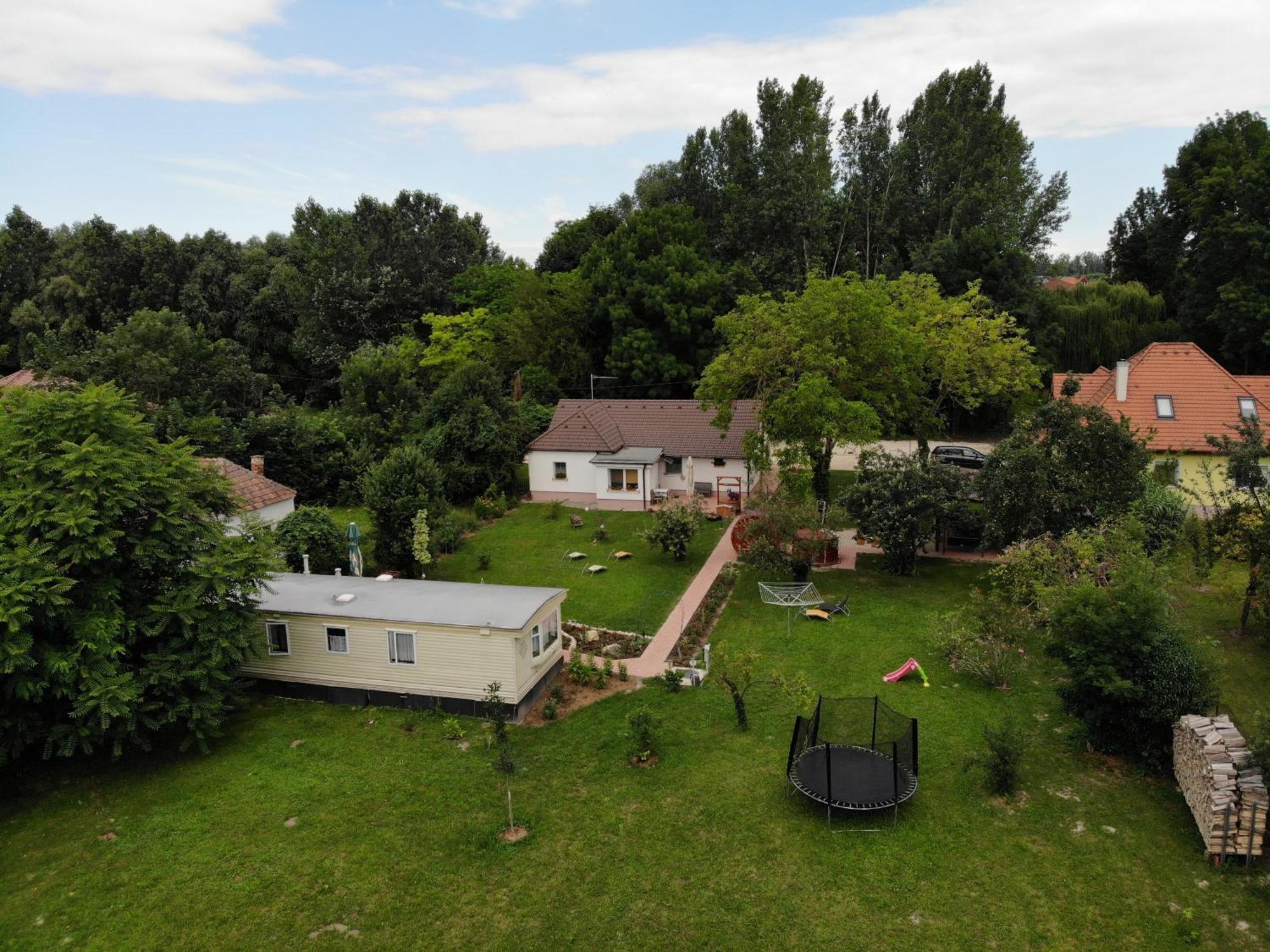Hidlab Apartman Kimle Exteriör bild
